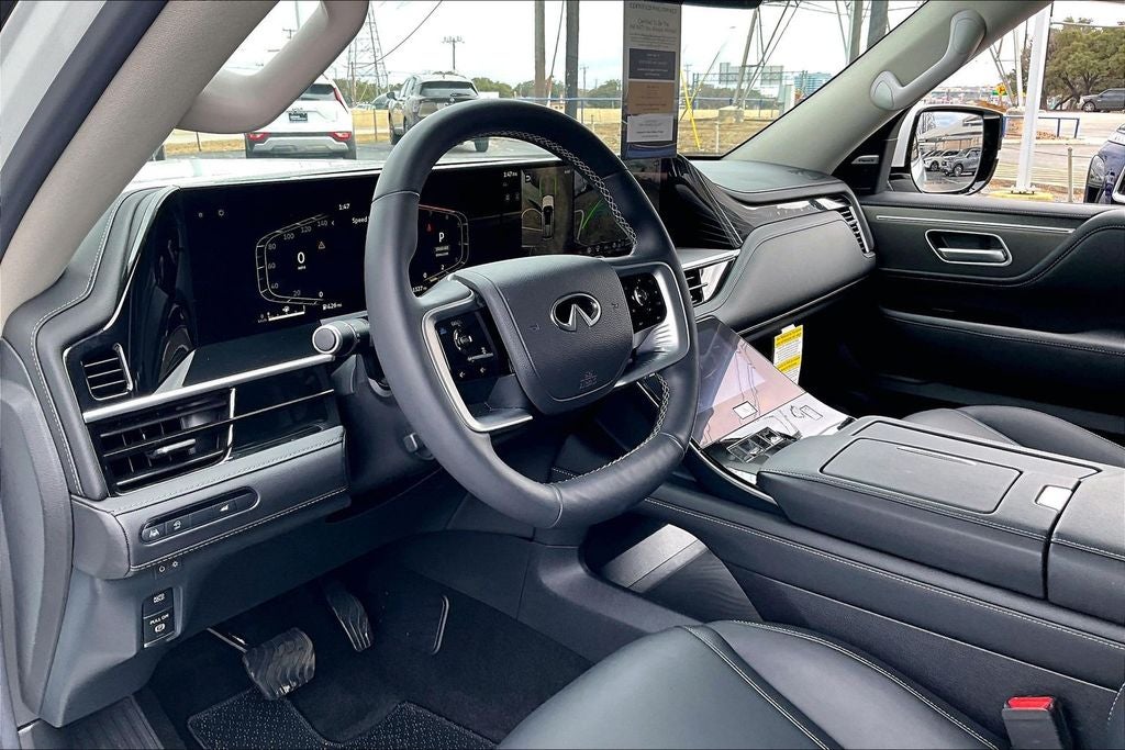 2025 INFINITI QX80 PURE