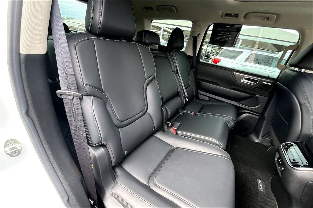 2025 INFINITI QX80 PURE