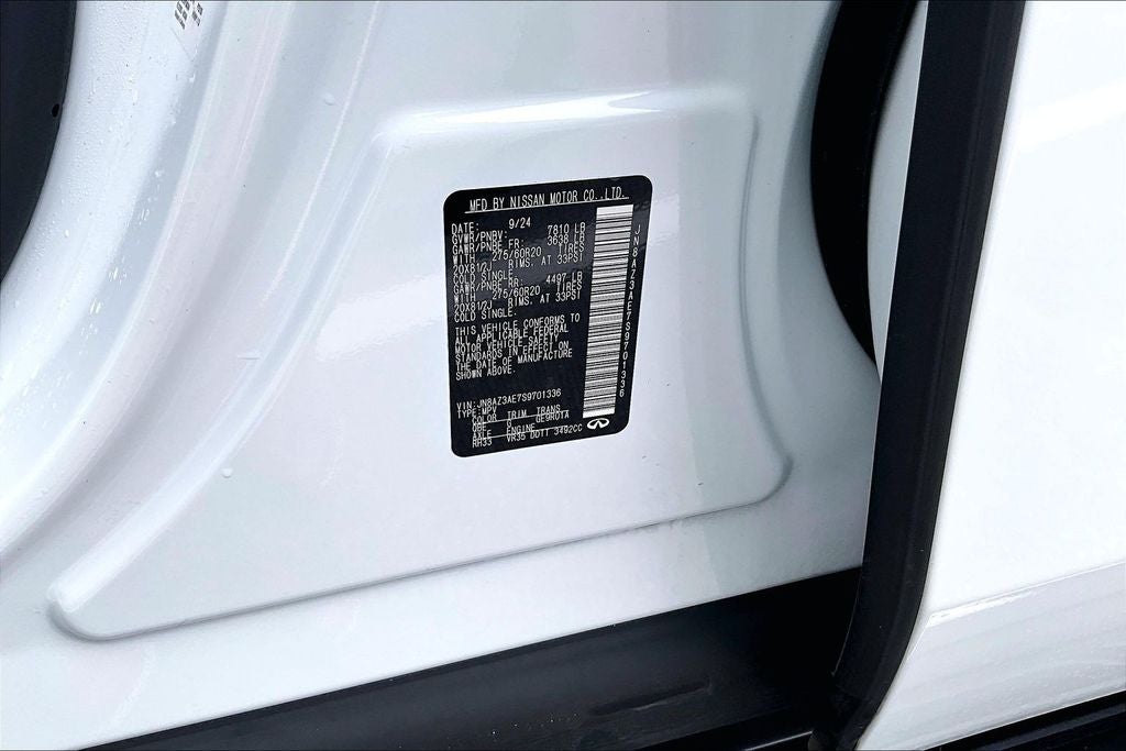 2025 INFINITI QX80 PURE