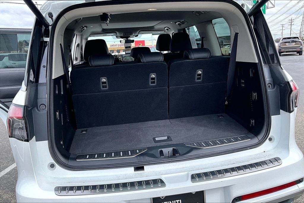 2025 INFINITI QX80 PURE