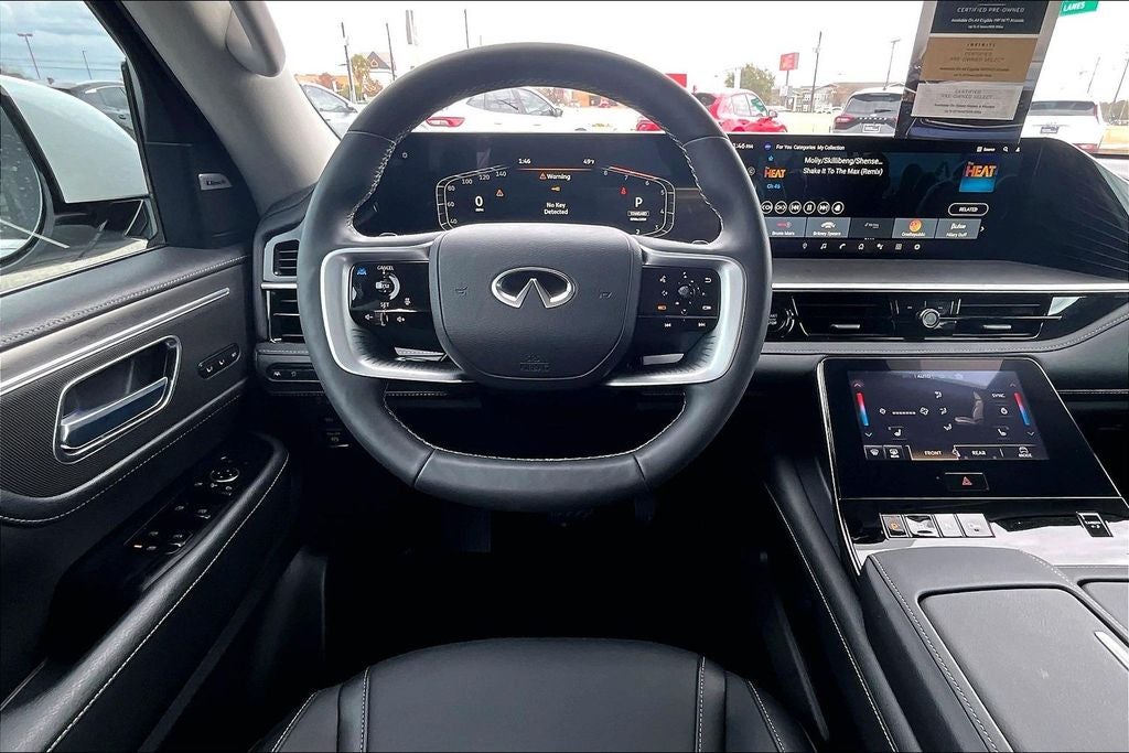 2025 INFINITI QX80 PURE