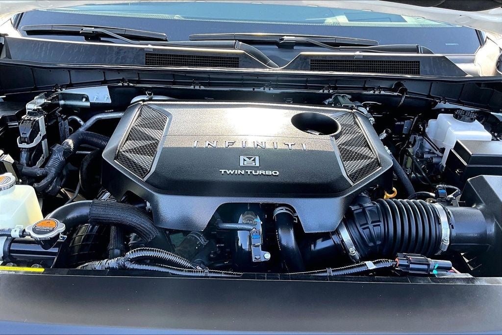 2025 INFINITI QX80 LUXE