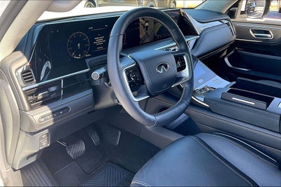 2025 INFINITI QX80 LUXE