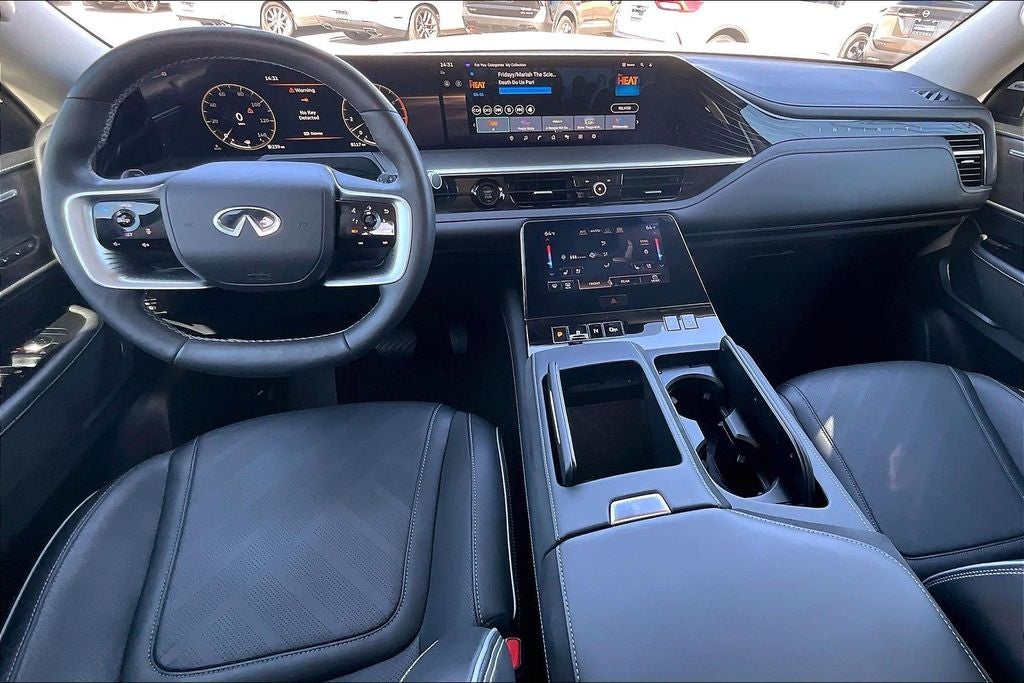 2025 INFINITI QX80 LUXE