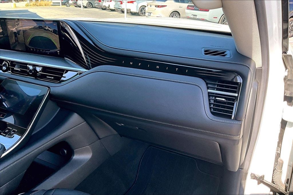 2025 INFINITI QX80 LUXE