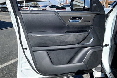 2025 INFINITI QX80 LUXE