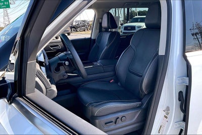 2025 INFINITI QX80 LUXE