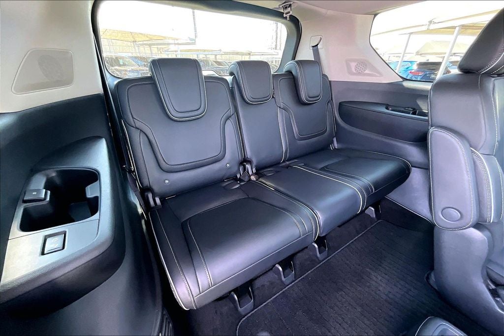 2025 INFINITI QX80 LUXE