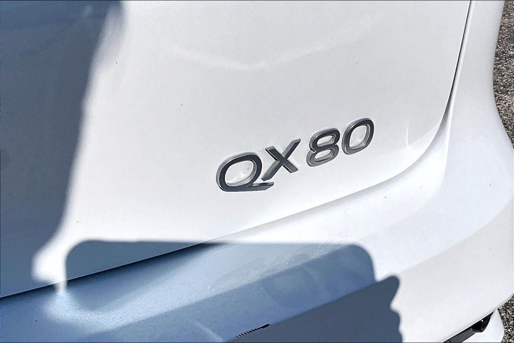 2025 INFINITI QX80 LUXE