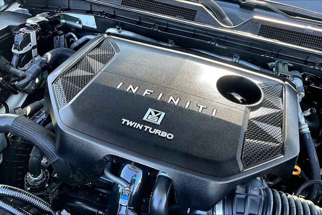 2025 INFINITI QX80 LUXE