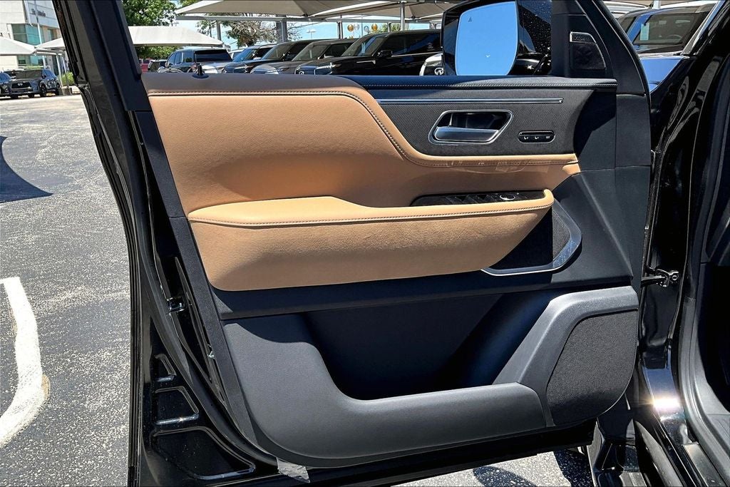 2026 INFINITI QX80 LUXE