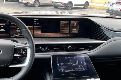 2025 INFINITI QX80 LUXE