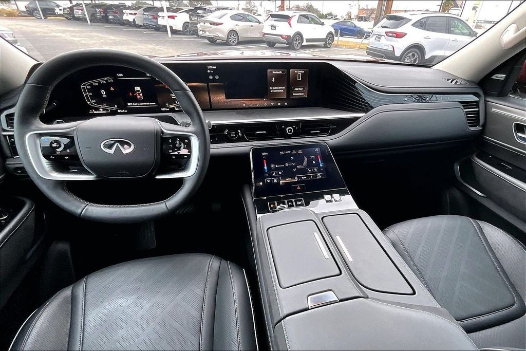 2025 INFINITI QX80 LUXE