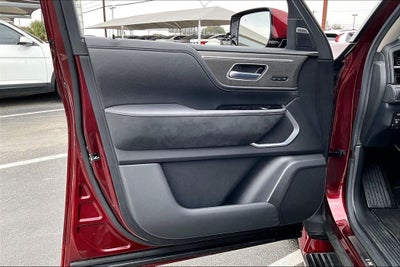 2025 INFINITI QX80 LUXE