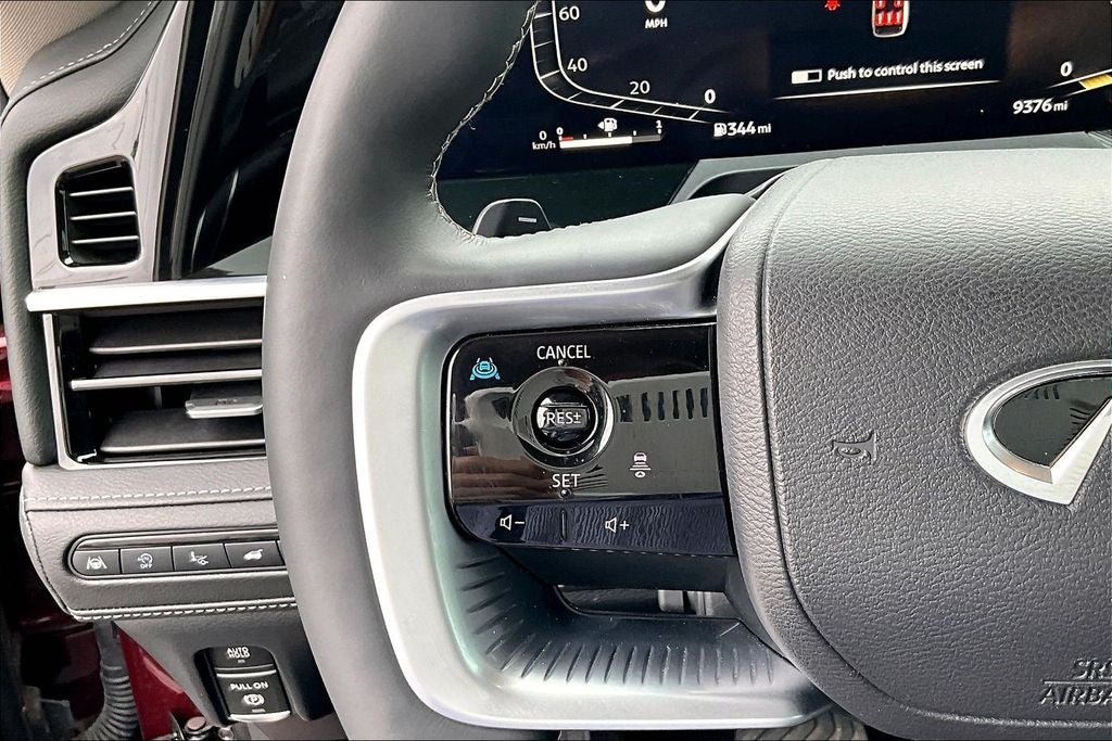 2025 INFINITI QX80 LUXE