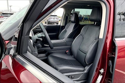 2025 INFINITI QX80 LUXE