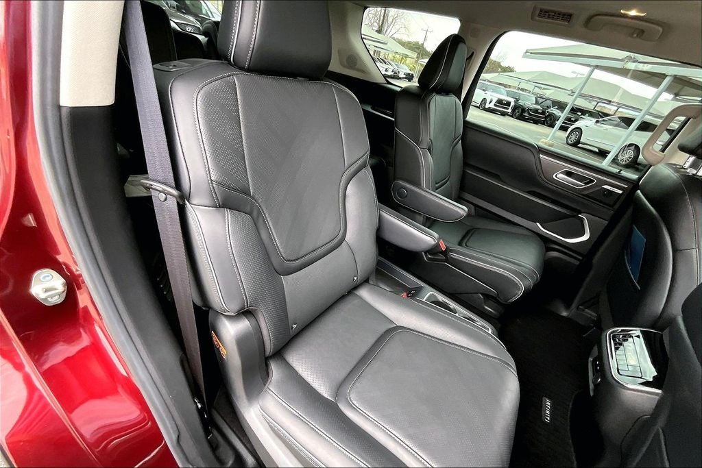 2025 INFINITI QX80 LUXE