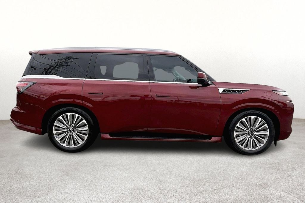 2025 INFINITI QX80 LUXE