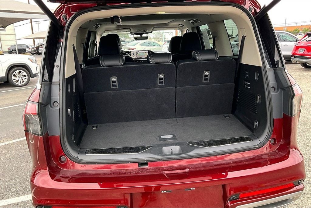 2025 INFINITI QX80 LUXE