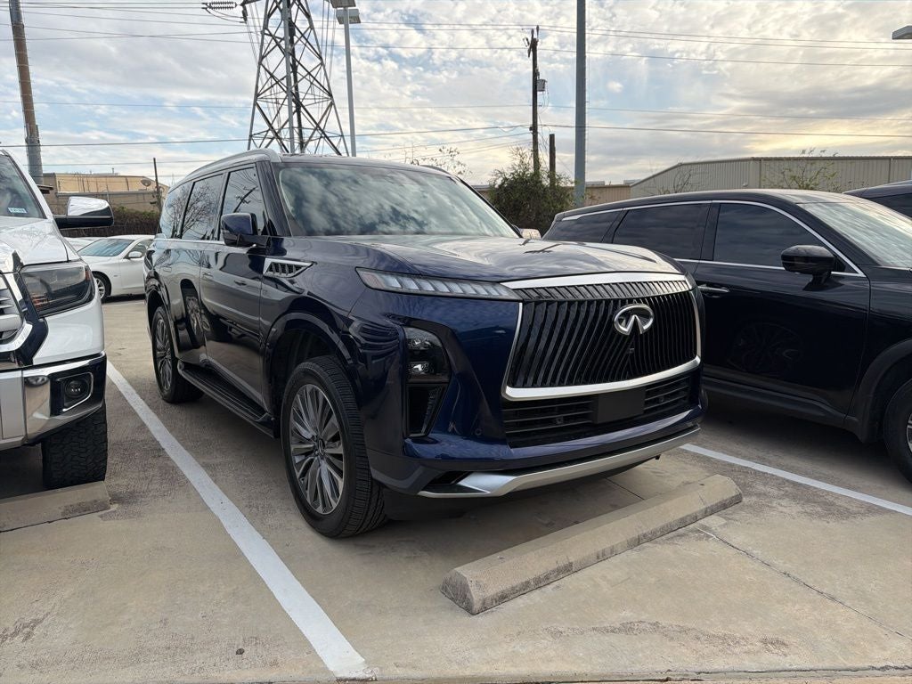 2025 INFINITI QX80 LUXE