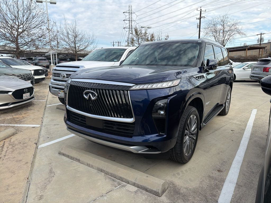 2025 INFINITI QX80 LUXE