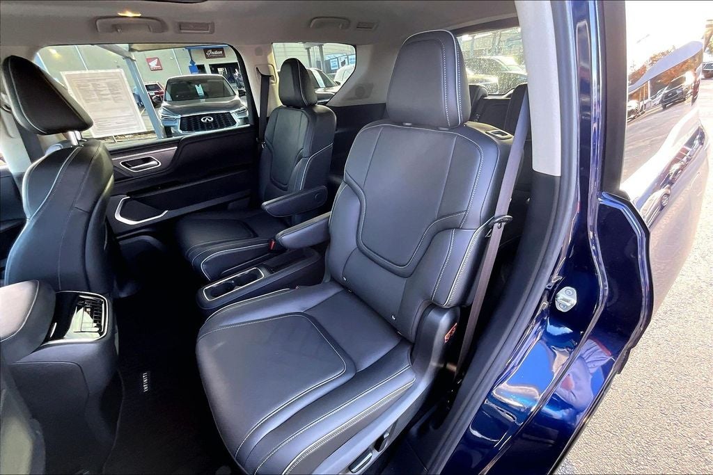 2025 INFINITI QX80 LUXE