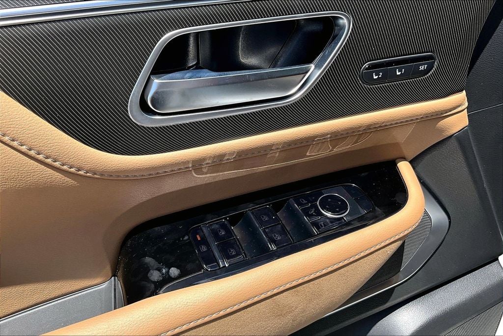 2027 INFINITI QX80 LUXE