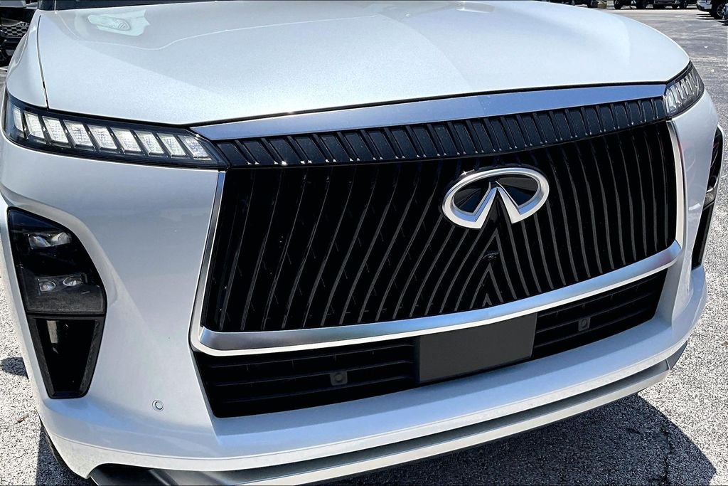 2027 INFINITI QX80 LUXE