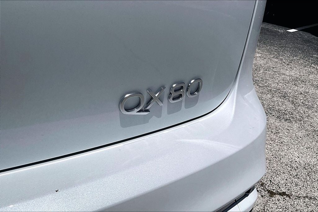 2027 INFINITI QX80 LUXE