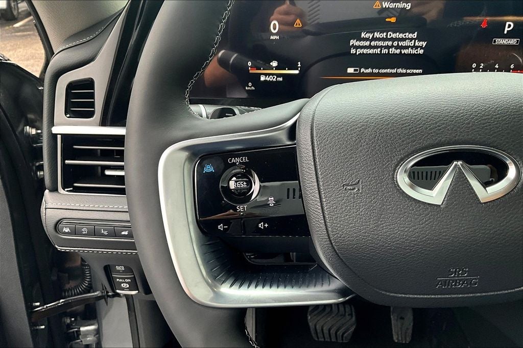 2026 INFINITI QX80 LUXE