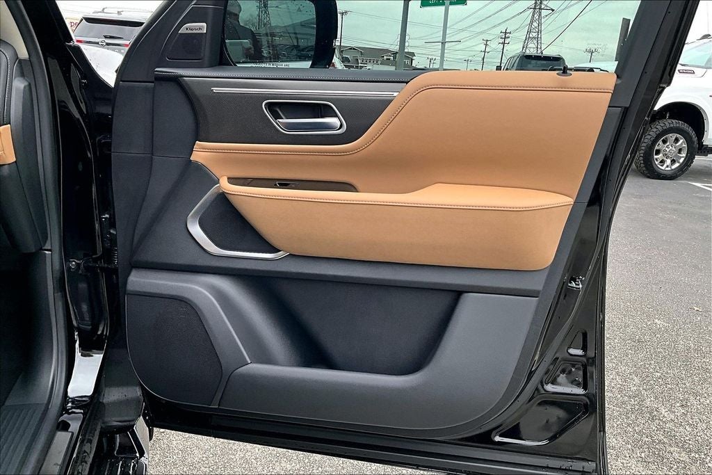 2026 INFINITI QX80 LUXE