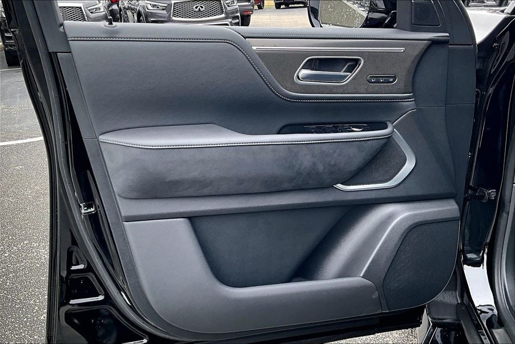 2026 INFINITI QX80 LUXE