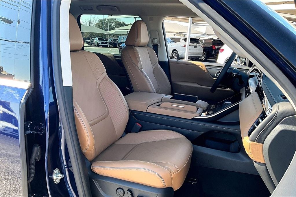 2025 INFINITI QX80 LUXE