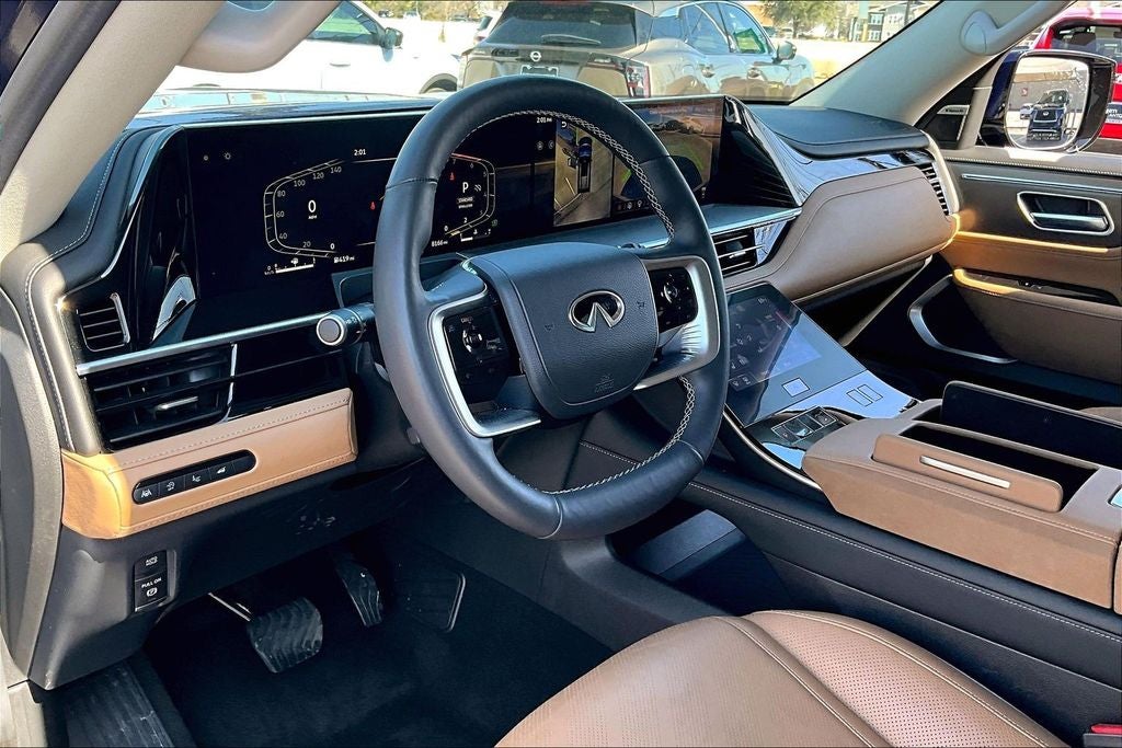 2025 INFINITI QX80 LUXE