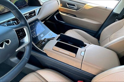 2025 INFINITI QX80 LUXE