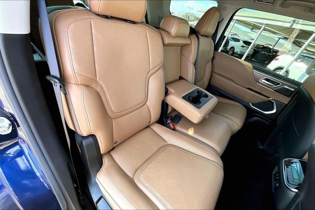 2025 INFINITI QX80 LUXE