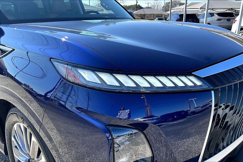 2025 INFINITI QX80 LUXE