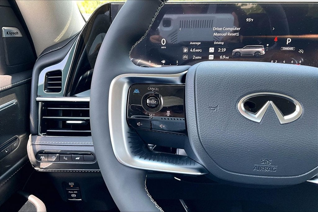 2027 INFINITI QX80 LUXE
