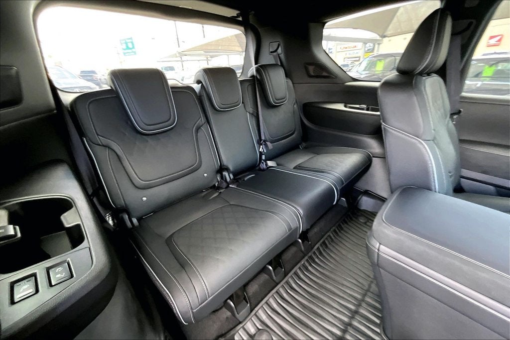 2027 INFINITI QX80 AUTOGRAPH