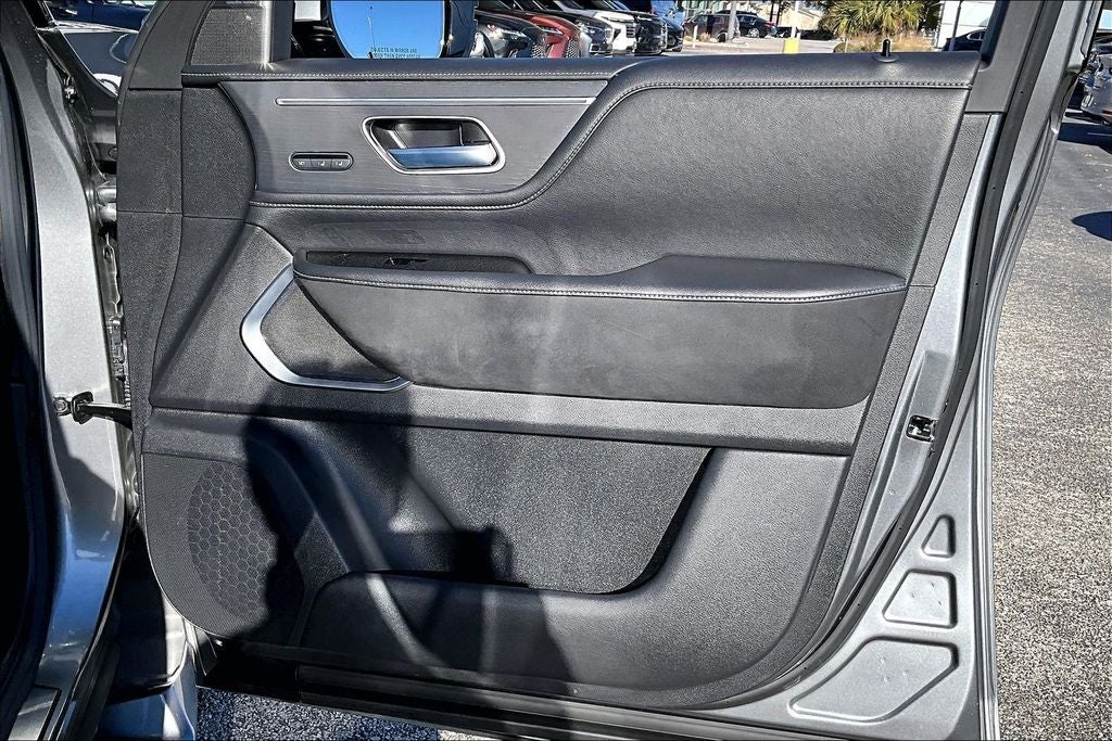 2025 INFINITI QX80 SENSORY