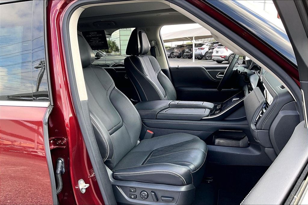 2025 INFINITI QX80 SENSORY