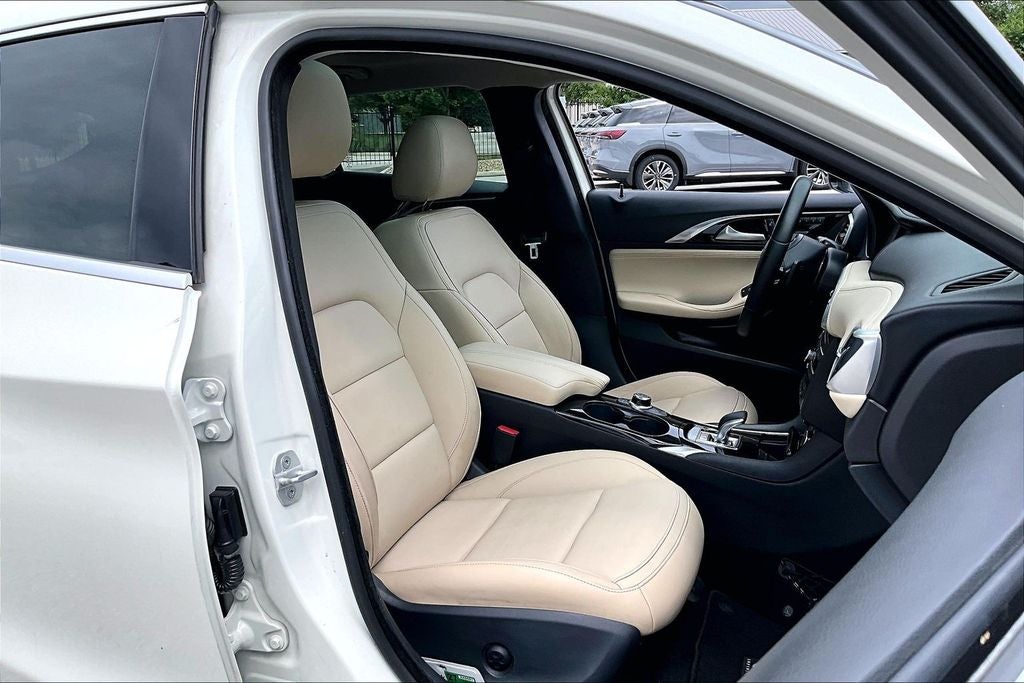2018 INFINITI QX30 Premium