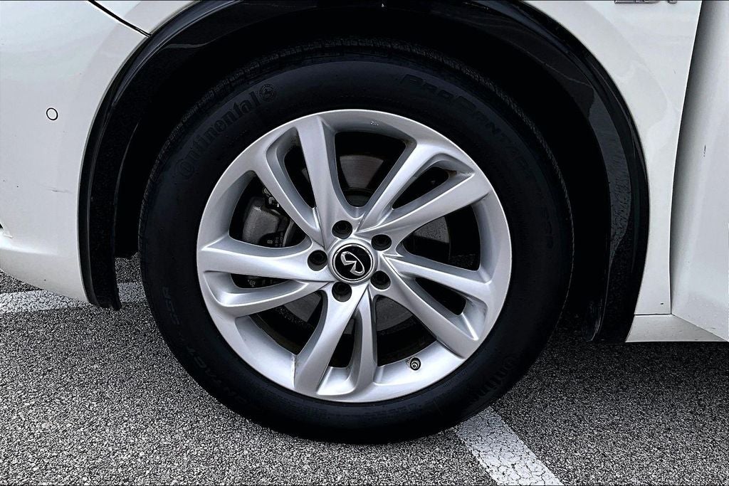 2018 INFINITI QX30 Premium