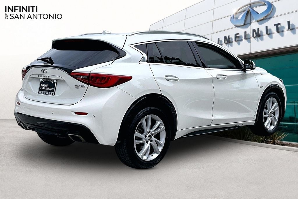 2018 INFINITI QX30 Premium