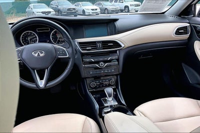 2018 INFINITI QX30 Premium