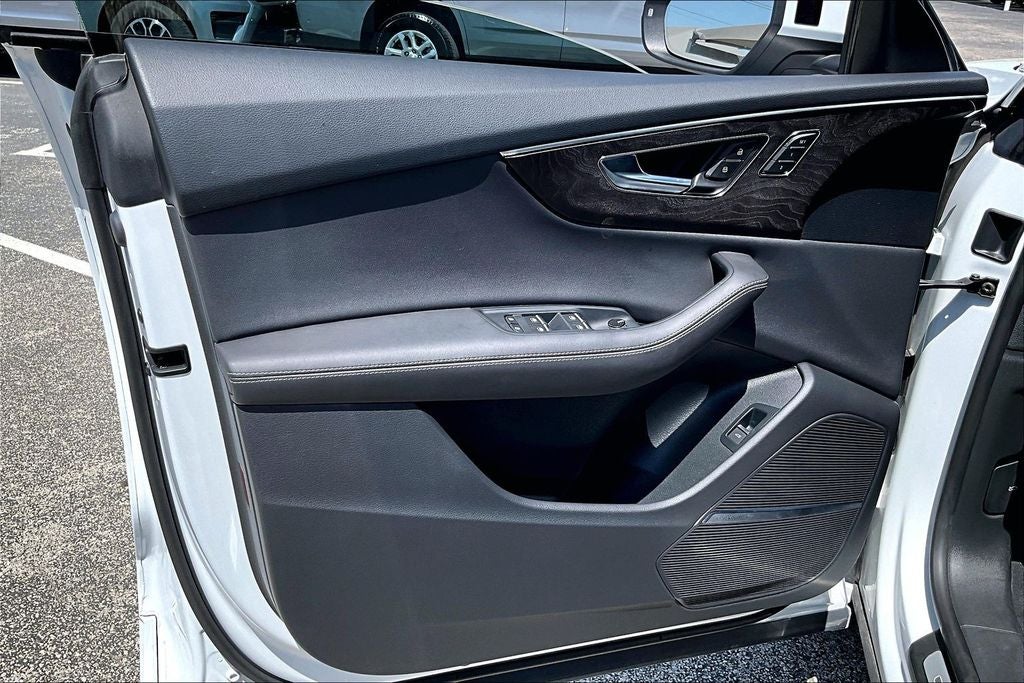 2023 Audi Q8 55 Premium Plus quattro