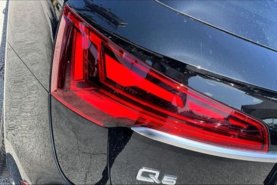 2023 Audi Q5 45 S line Prestige quattro