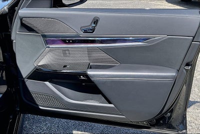 2024 BMW 7 Series 740i