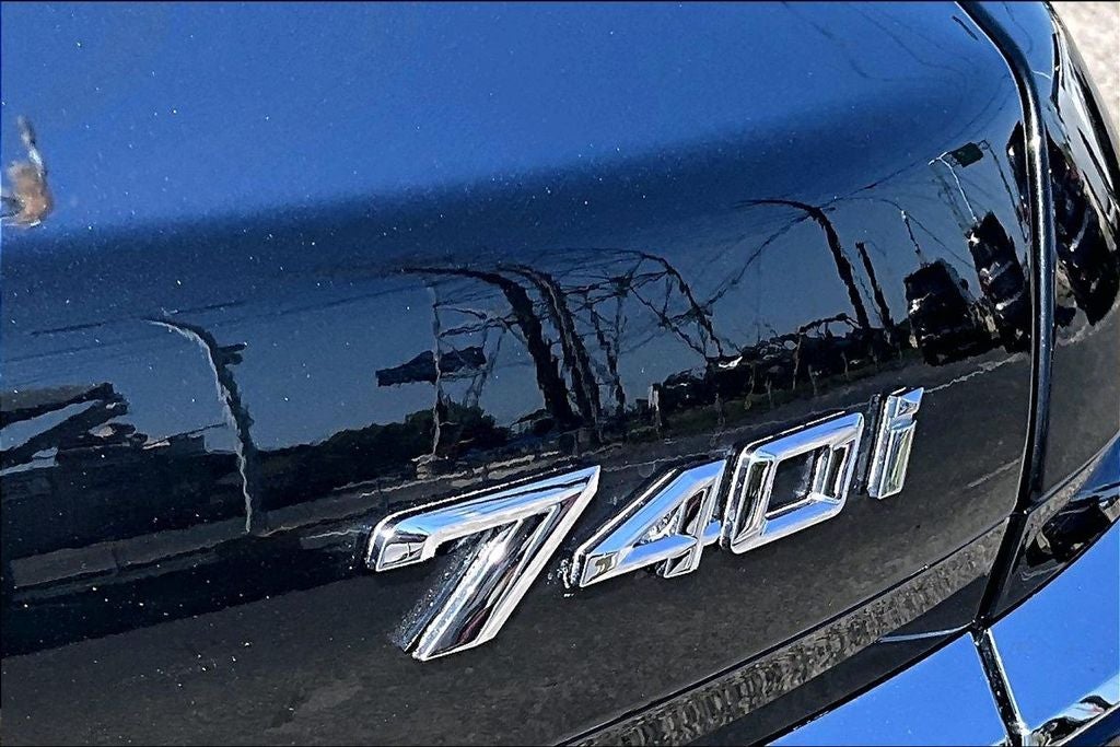 2024 BMW 7 Series 740i