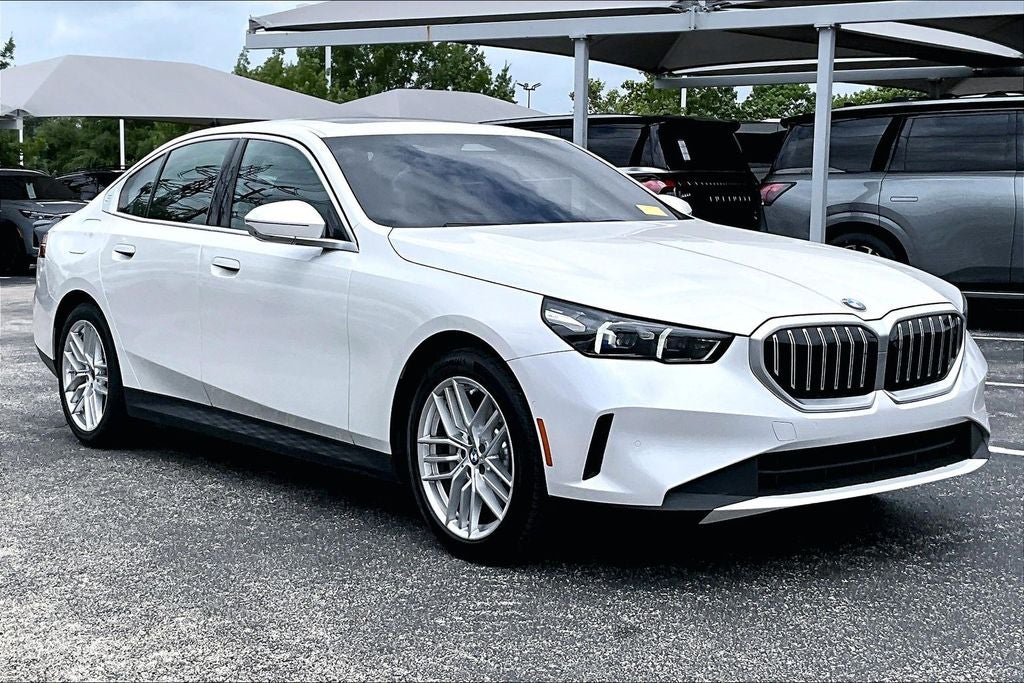 2025 BMW 5 Series 530i